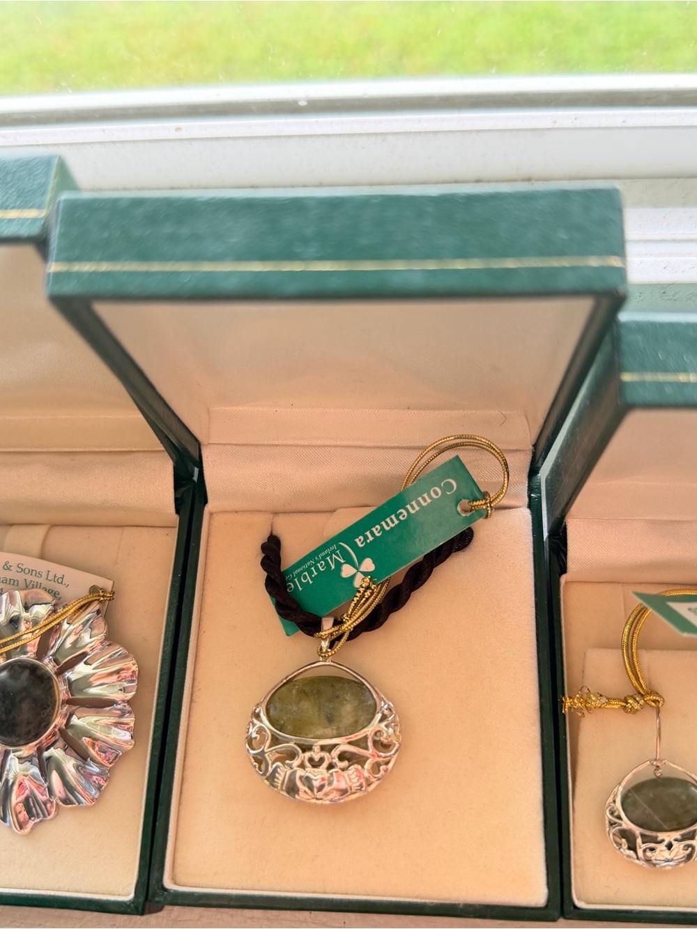 Green Stone Silver Filigree Pendant Necklace - Women Jewelry